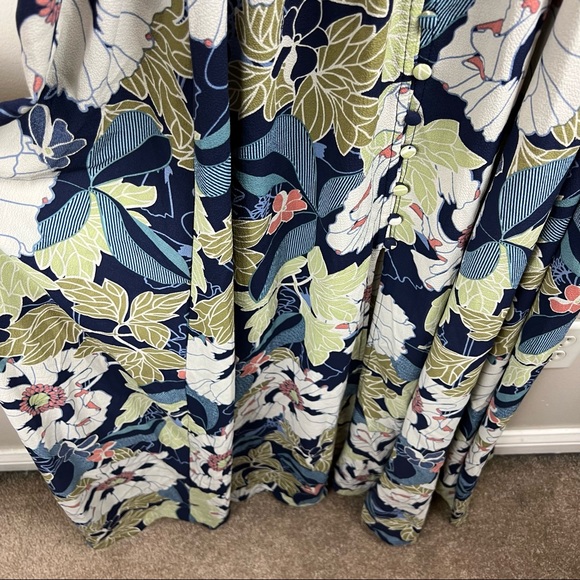 City Chic Button Front Floral Maxi Dress Size Large (20) Front Slit Sleeveless - Picture 8 of 10